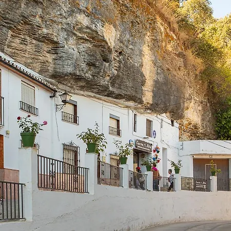 Tugasa El Almendral מלון 2*