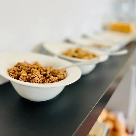 מלון Tugasa El Almendral