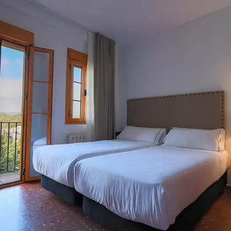 מלון Tugasa El Almendral