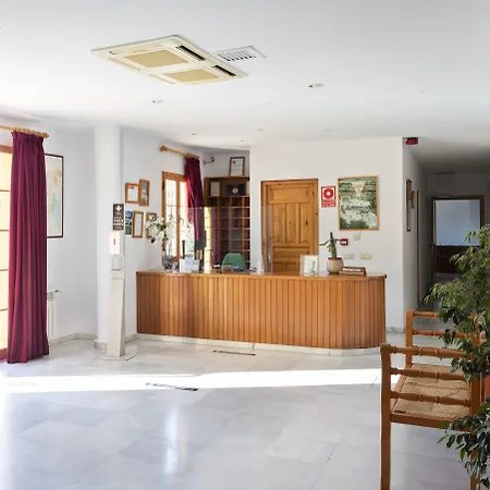 Tugasa El Almendral מלון 2*