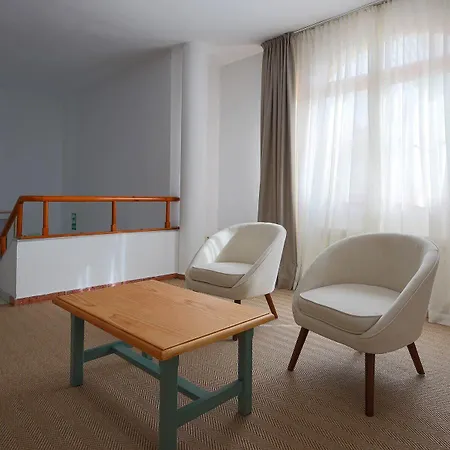 מלון Tugasa El Almendral 2*